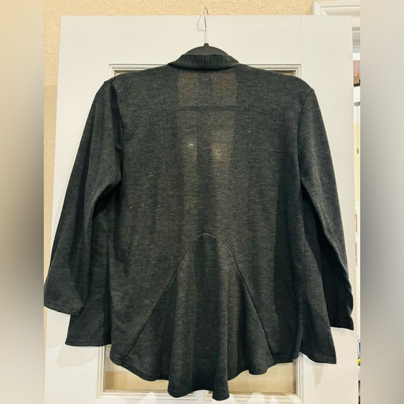Women’s sweater cardigan size Medium - Picture 2 of 3